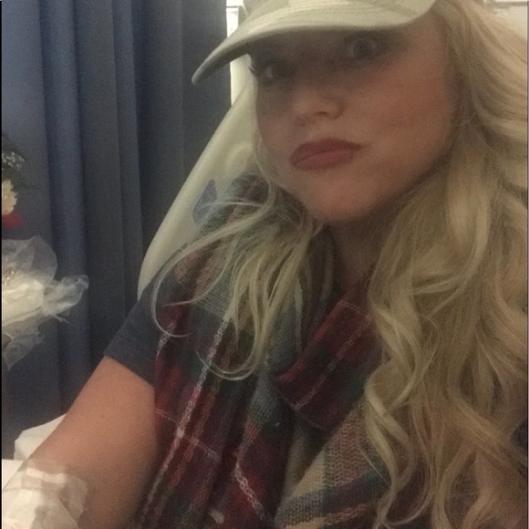 Meet your Posher, Tara - Picture 4 of 8